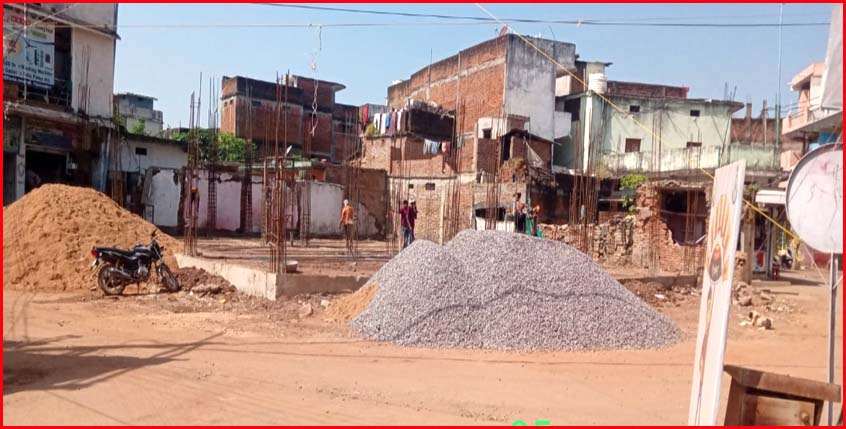 News 08 श्री जुगल किशोर मंदिर के सामने किया जा रहा घटिया निर्माण कार्य डीपीआर को दरकिनार कर मनमाने ढंग से काम जारी एसडीएम की जांच टीम द्वारा भी नहीं की गई कोई कार्यवाही।